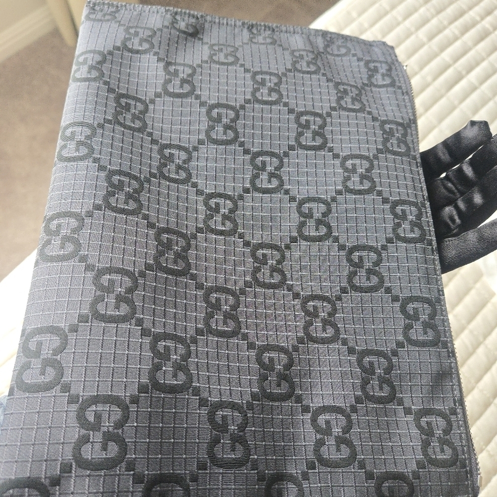 Gucci NWOT GG Monogram Ripstop Pouch Wristlet – Black Gray - Picture 9 of 15